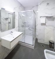 Maroko Bayshore Suitesにあるバスルーム