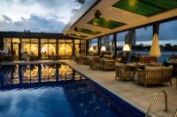Maroko Bayshore Suitesの敷地内または近くにあるプール