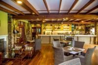 Posezení v ubytování The Residences at Karen