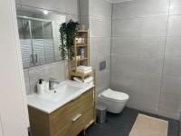 Ein Badezimmer in der Unterkunft oR-Ya Suite