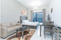 Posezení v ubytování Spacious Studio I Close to Dubai Canal