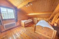 Część wypoczynkowa w obiekcie Les Griottes, véritable chalet de montagne, avec Jacuzzi et Sauna
