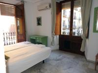 Postel nebo postele na pokoji v ubytování Apartamento en Sevilla Centro con Vistas a la Plaza Alameda de Hércules - Hasta 7 personas