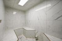 Ein Badezimmer in der Unterkunft Pelican Beach Resort by Colasan