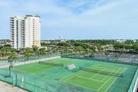 Tennis und&#47;oder Squash in der Unterkunft Pelican Beach Resort by Colasan oder in der Nähe