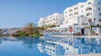 Bazén v ubytování White Sands Beach Club nebo v jeho okolí
