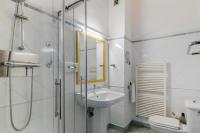 A bathroom at Palazzo Catalani Resort