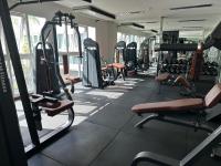 Fitness centrum a/nebo fitness zařízení v ubytování The prio apartment chiangmai airport