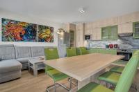 Kuchyň nebo kuchyňský kout v ubytování Mountain Apartments Klínovec Hexagon