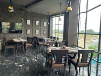 Restaurace v ubytování The Sky Imperial Sethji Ni Wadi