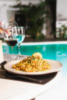 Jídlo v hotelu nebo okolí