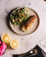 Jídlo v hotelu nebo okolí