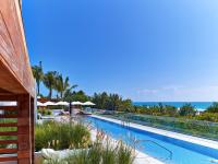 Der Swimmingpool an oder in der Nähe von 1 Hotel South Beach