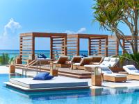 Der Swimmingpool an oder in der Nähe von 1 Hotel South Beach