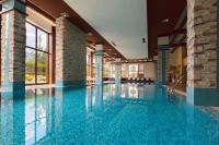 Bazén v ubytování Pirin Bliss Apartment Ski, Spa and Relax at Terra Complex nebo v jeho okolí