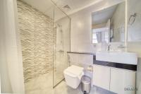 Koupelna v ubytování Timeless 1BR at Binghatti Avenue Al Jaddaf by Deluxe Holiday Homes