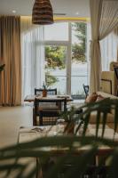 Posezení v ubytování GREAT WHITE HOTEL