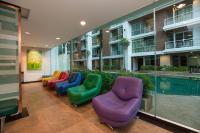 Bazén v ubytování iCheck inn Residences Patong nebo v jeho okolí