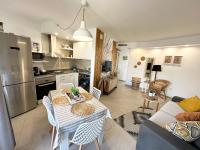 Kuchnia lub aneks kuchenny w obiekcie Candy Cotton - Piscina, Doble terraza, Cocina completa, Wifi y Parking