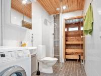 Koupelna v ubytování Holiday Home Lumi b 10 by Interhome