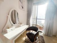 Postel nebo postele na pokoji v ubytování Bahar JBR Apartment by HAPPY SEASON
