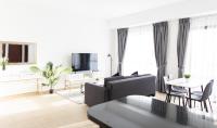 TV a/nebo společenská místnost v ubytování Bahar JBR Apartment by HAPPY SEASON