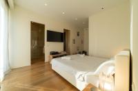 A bed or beds in a room at Luxury Penthouse with Stunning View and Hammam