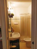 A bathroom at MancioBiba Home