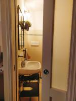A bathroom at MancioBiba Home