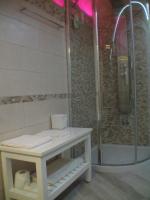 A bathroom at La Grotta