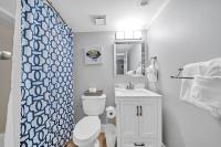 Ein Badezimmer in der Unterkunft Pelican Beach Resort by Colasan