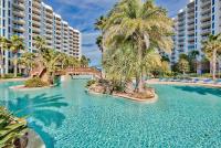Der Swimmingpool an oder in der Nähe von Beautiful Junior near the beach Palms Resort in Destin