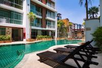 Bazén v ubytování iCheck inn Residences Patong nebo v jeho okolí