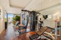 Fitness centrum a/nebo fitness zařízení v ubytování Beachfront Villa Baan Paradise