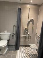 Ein Badezimmer in der Unterkunft Canterbury Cathedral Lodge