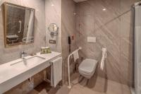 Koupelna v ubytování Doubletree By Hilton Antalya City Centre