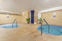 Bazén v ubytovaní Hotel Best Benalmadena alebo v jeho blízkosti