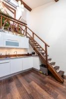 Kuchnia lub aneks kuchenny w obiekcie Sous Les Toits d'Annecy, un appartement irrésistible pour 1 à 6 personnes en plein coeur de ville