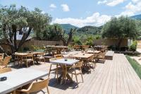 Nespecifikovaný výhled na hory nebo výhled na hory při pohledu z hotelu