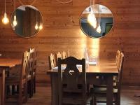 Restoran ili neka druga zalogajnica u objektu Chalet Alpina