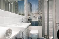 Koupelna v ubytování Uma Suites Sagrada Familia