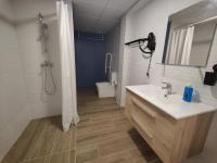 Koupelna v ubytování РUEВLO МAR, hotel-apartamento