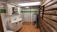 Ein Badezimmer in der Unterkunft Bitterna Åkatorp
