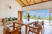 Balkón nebo terasa v ubytování 2br Modern Balinese pool & sea view villa #5