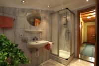 A bathroom at Gästehaus Hölzl