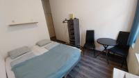 Posteľ alebo postele v izbe v ubytovaní Aradi Rooms with Private bathroom in the City Centre