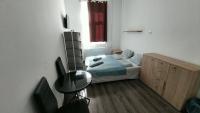 Posteľ alebo postele v izbe v ubytovaní Aradi Rooms with Private bathroom in the City Centre