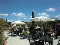 A restaurant or other place to eat at Argentiere Room Apartments