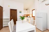 Kuchnia lub aneks kuchenny w obiekcie Apartments MARIJA