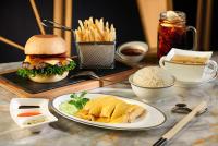 Jídlo v hotelu nebo okolí